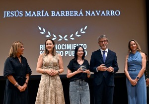 Jess Mara Barber Navarro (Consejera de Poltica Social, Familias e Igualdad)